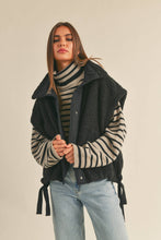 Load image into Gallery viewer, Teddy Utility Vest