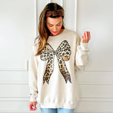 Load image into Gallery viewer, Leopard Bow Pullover