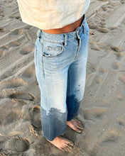 Load image into Gallery viewer, Aberdeen Ankle Light Jeans