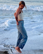 Load image into Gallery viewer, Aberdeen Ankle Light Jeans