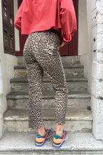 Load image into Gallery viewer, Straight Leg Leopard Ankle Jeans