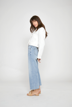 Load image into Gallery viewer, Aberdeen Ankle Light Jeans