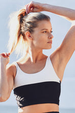 Load image into Gallery viewer, Textured Florette Jacquard Split Color Sports Bra -Black & Ballet