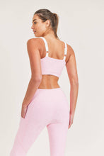 Load image into Gallery viewer, Textured Florette Jacquard Split Color Sports Bra -Black & Ballet