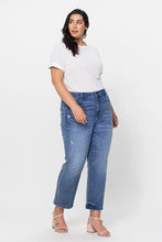 Load image into Gallery viewer, High Rise Crop Straight Slim -CURVY