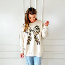 Load image into Gallery viewer, Leopard Bow Pullover
