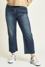 Load image into Gallery viewer, Aberdeen Ankle High Rise Jeans
