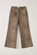 Load image into Gallery viewer, Wide Leg Crop Leopard Jeans
