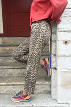 Load image into Gallery viewer, Straight Leg Leopard Ankle Jeans
