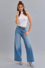 Load image into Gallery viewer, Nori Wide Leg Jeans
