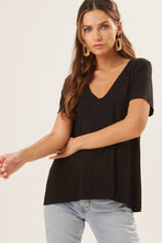 Load image into Gallery viewer, Slouchy Pocketed Fave Tee - 4 Colors
