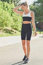 Load image into Gallery viewer, Textured Florette Jacquard Split Color Sports Bra -Black &amp; Ballet
