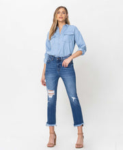 Load image into Gallery viewer, High Rise Raw Hem Crop Jeans
