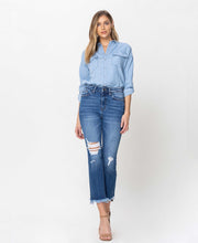 Load image into Gallery viewer, High Rise Raw Hem Crop Jeans
