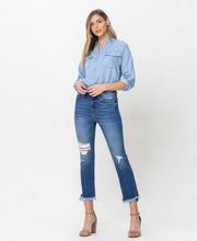 Load image into Gallery viewer, High Rise Raw Hem Crop Jeans
