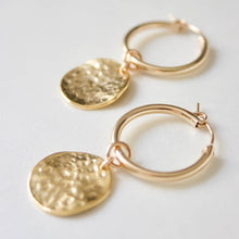 Load image into Gallery viewer, KW Designer Hammered Disc Drops
