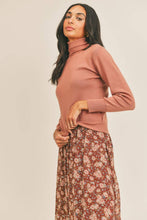 Load image into Gallery viewer, Make You Wonder Mock-neck Fitted Turtleneck

