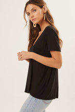 Load image into Gallery viewer, Slouchy Pocketed Fave Tee - 4 Colors
