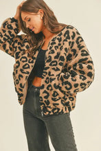 Load image into Gallery viewer, Cozy Leopard Sherpa Jacket
