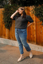 Load image into Gallery viewer, High Rise Crop Straight Slim -CURVY
