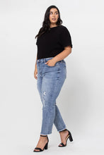Load image into Gallery viewer, High Rise Raw Hem Straight Leg
